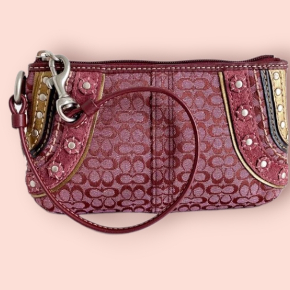 (EUC) Vintage COACH® SOHO Signature Studded Wristlet - Bordeaux - Picture 3 of 6